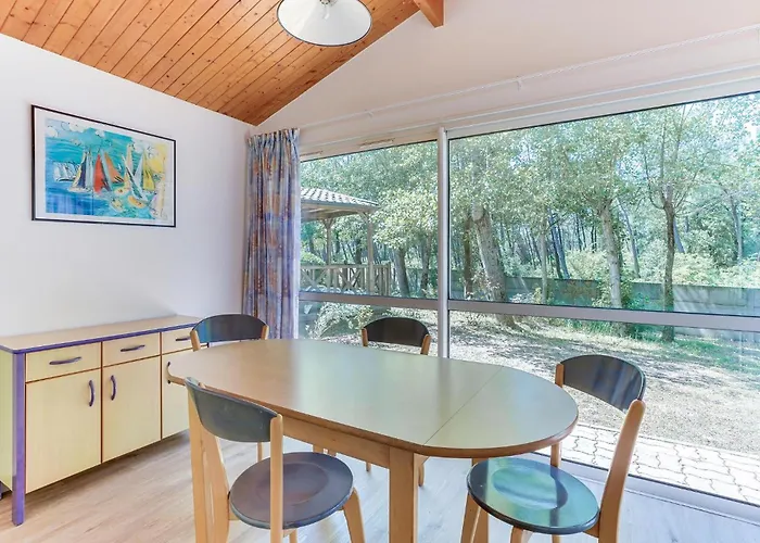 度假居 Stunning In 滨海拉福特