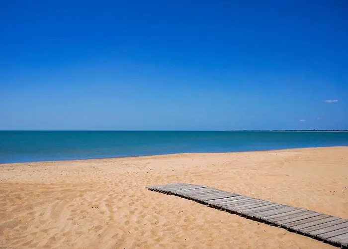 Stunning In 滨海拉福特