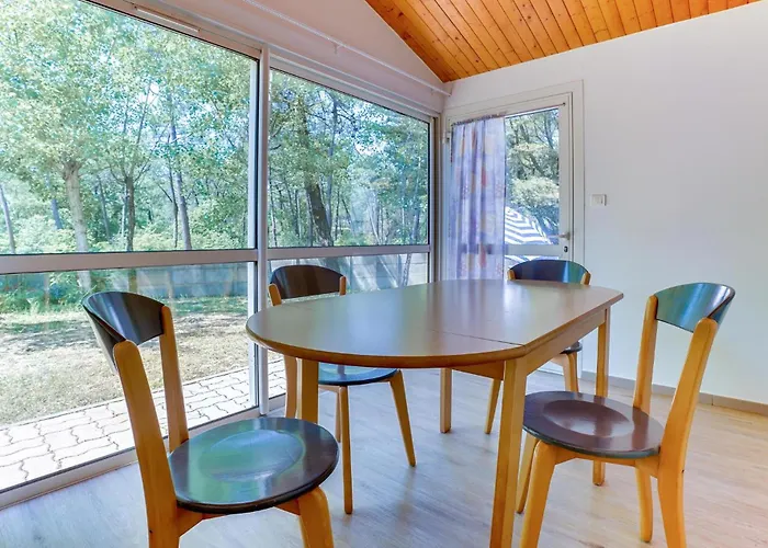 Stunning In 滨海拉福特